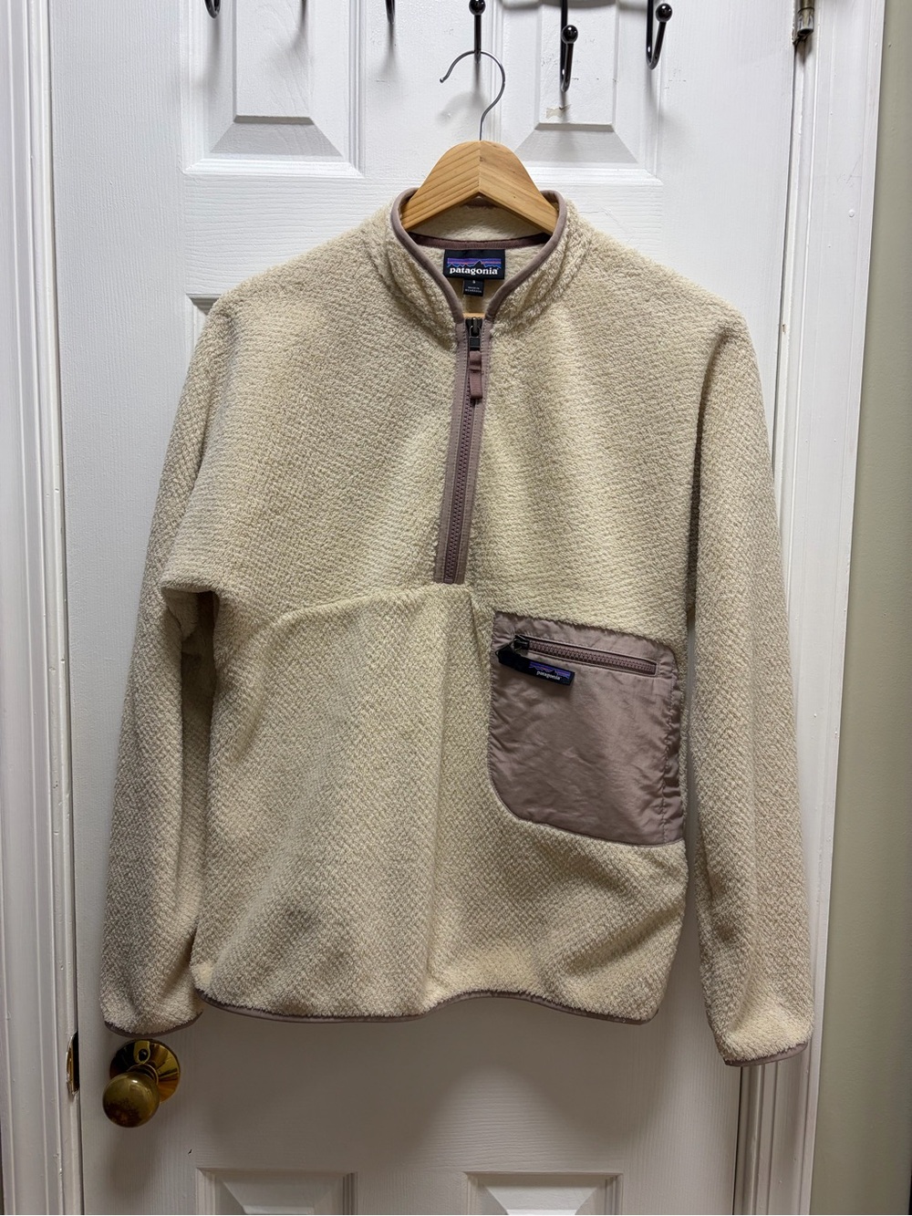 Patagonia Men’s Cream Fleece Half-Zip with Taupe Patch Pocket